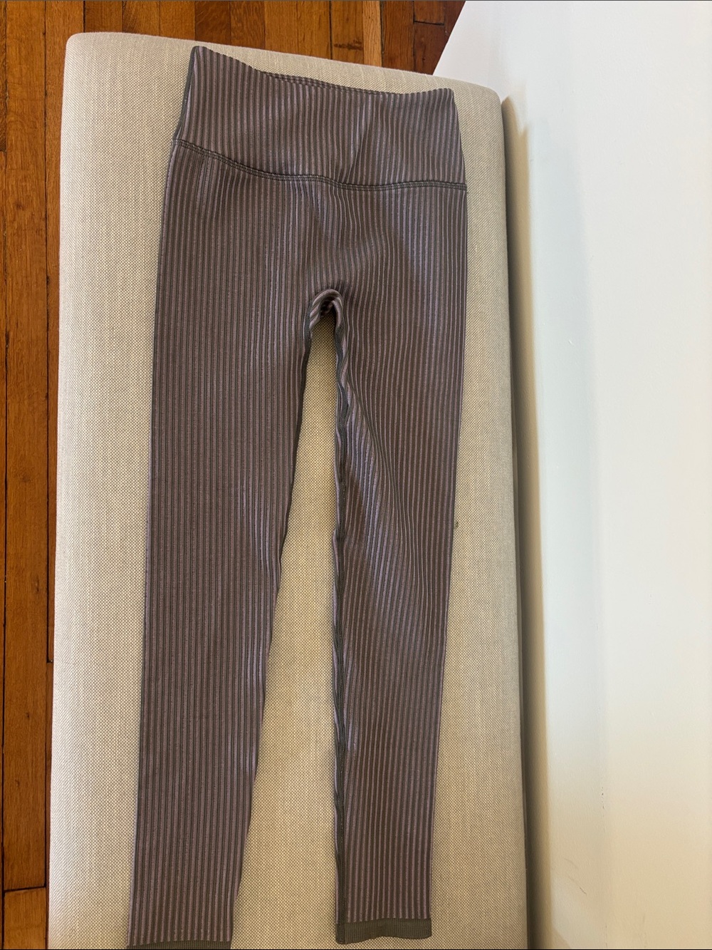 Fabletics Ribbed Stretch Leggings - Graystriped and pink NWT